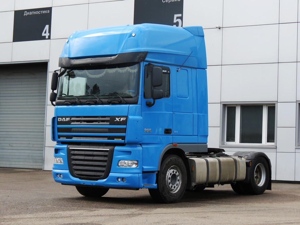 Купить тягач DAF XF105.460 Super Space Cab 2013 года БУ / с пробегом